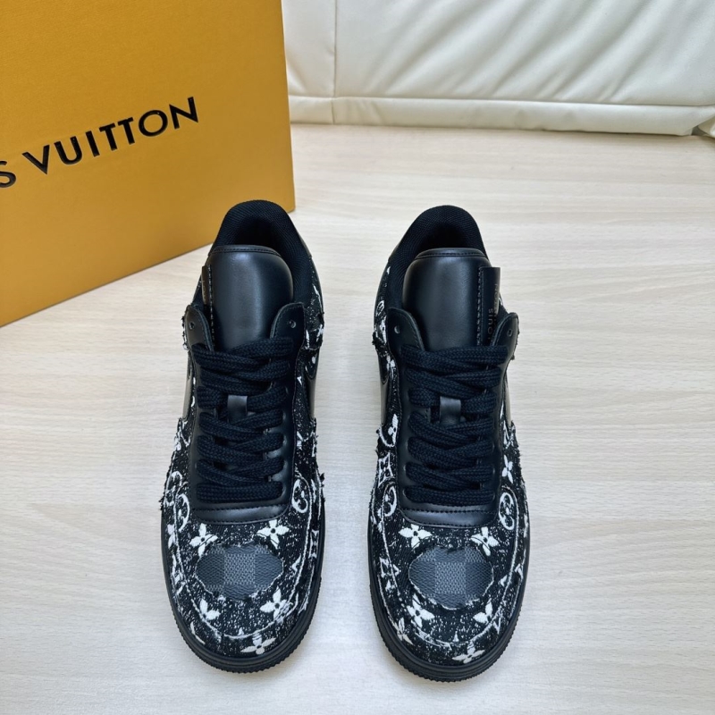 l**is V*t*n sneakers